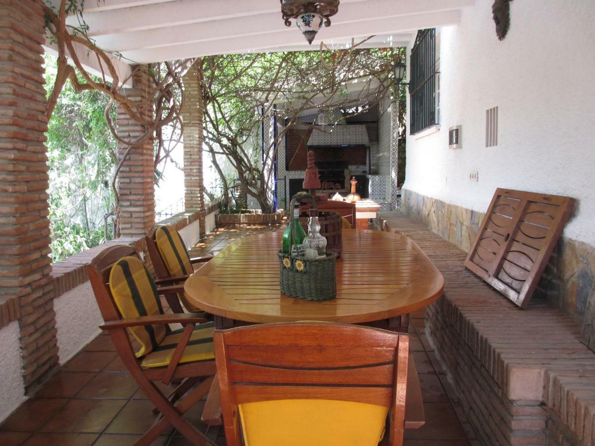 Villa Pinares-Malaga: pool, garden, garaje, wifi, Exterior foto
